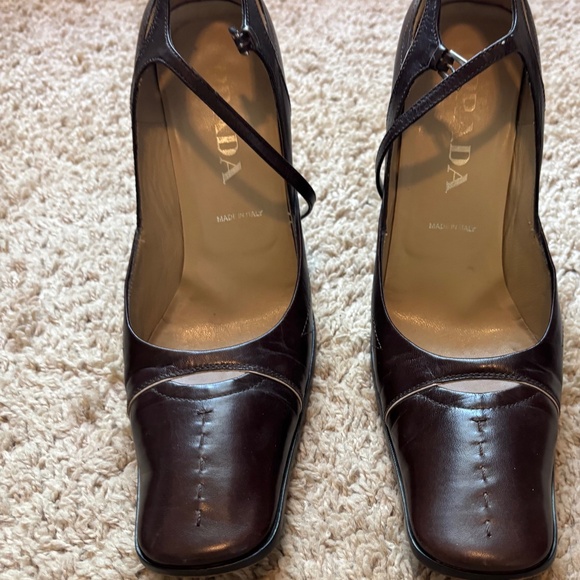 Lightly Used Size 10 Prada D’Orsay 3 inch Pumps - Picture 1 of 5